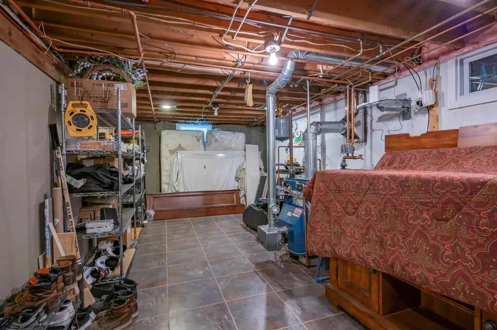 22 Beechwood Road Hudson NH 03051