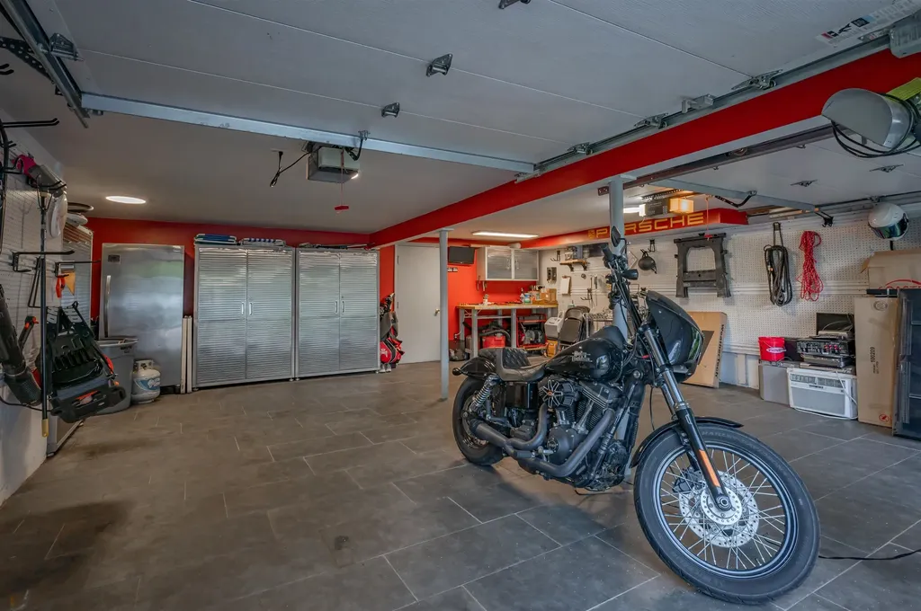 22 Beechwood Road Hudson NH 03051