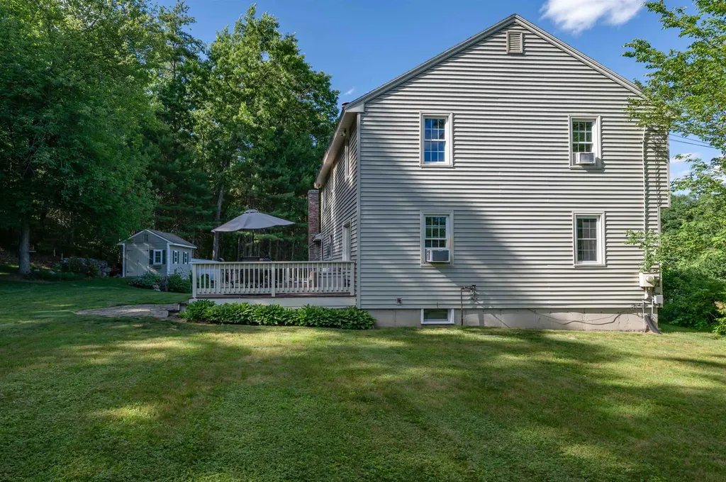 22 Beechwood Road Hudson NH 03051