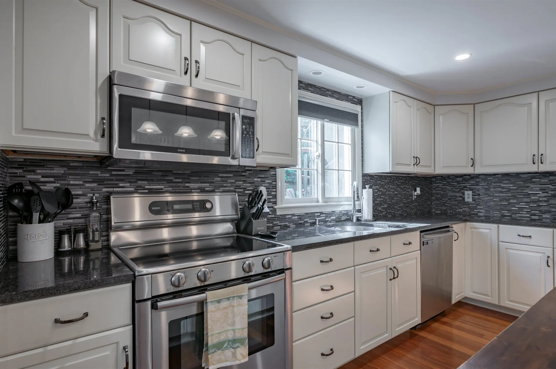 22 Beechwood Road Hudson NH 03051