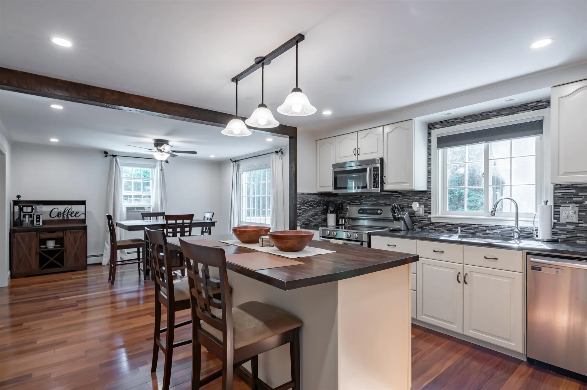 22 Beechwood Road Hudson NH 03051