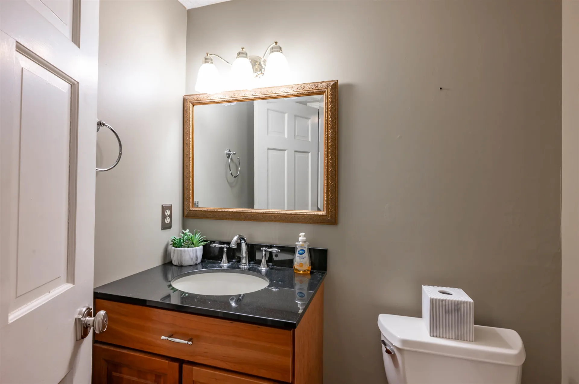 22 Beechwood Road Hudson NH 03051