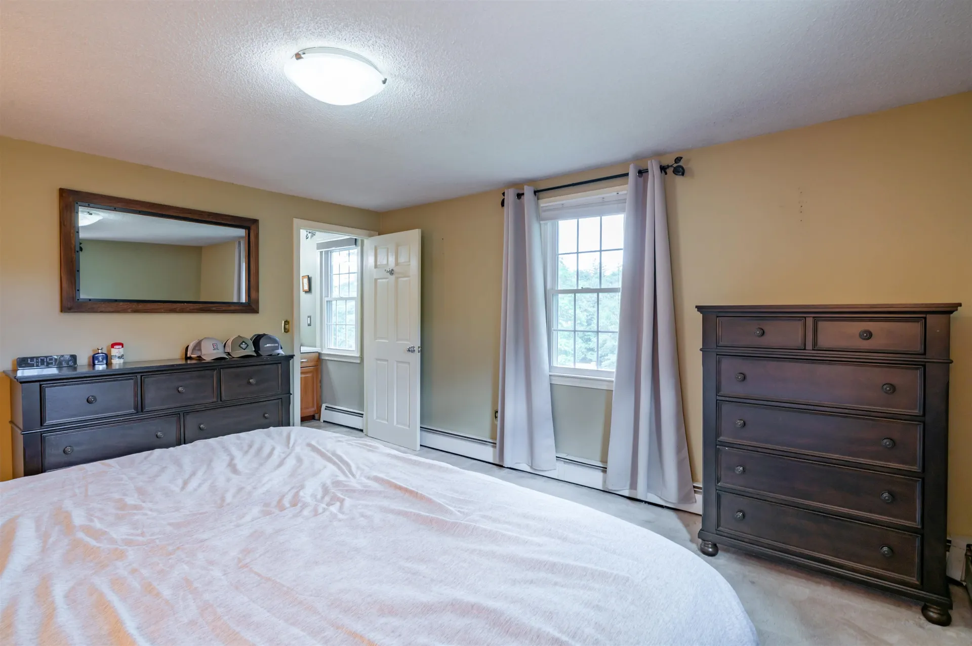 22 Beechwood Road Hudson NH 03051
