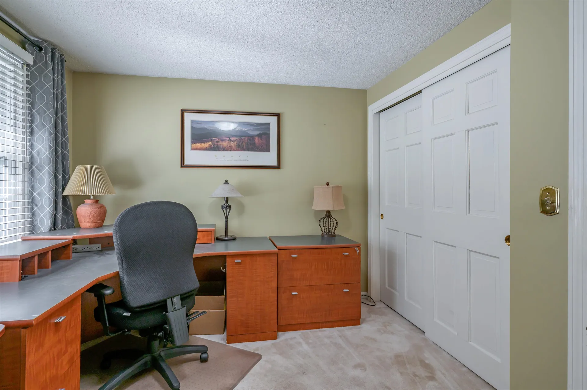 22 Beechwood Road Hudson NH 03051