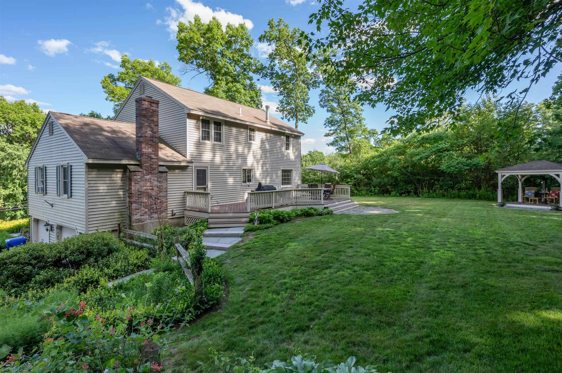 22 Beechwood Road Hudson NH 03051