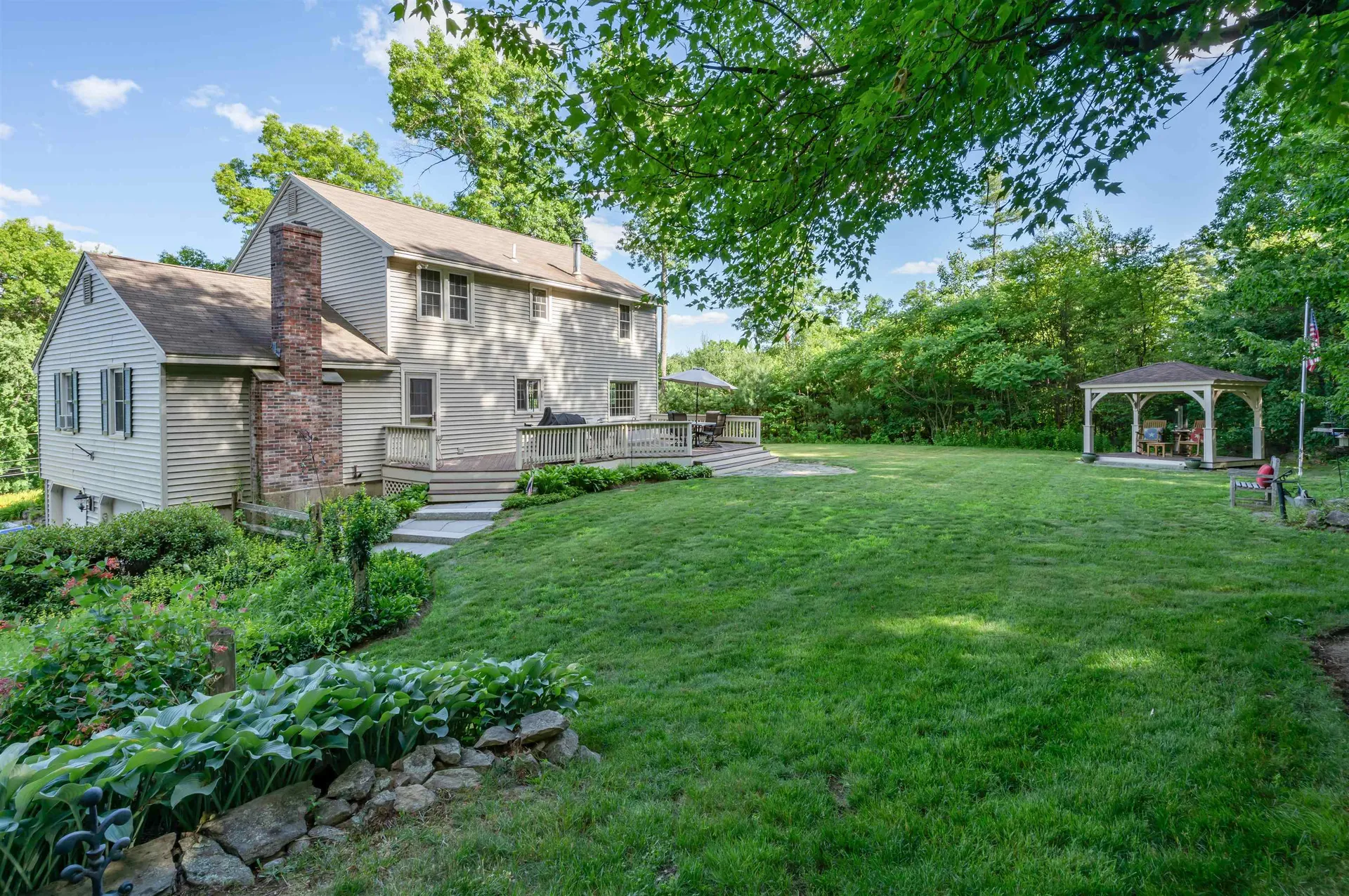 22 Beechwood Road Hudson NH 03051