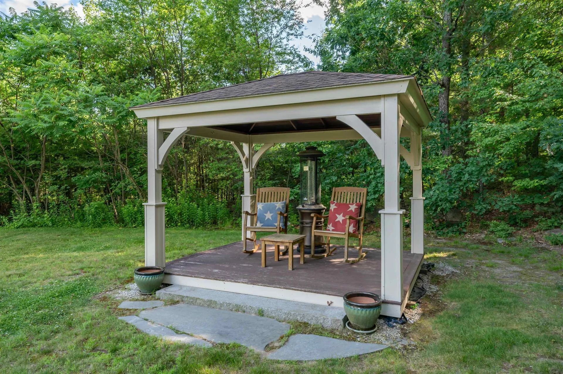22 Beechwood Road Hudson NH 03051