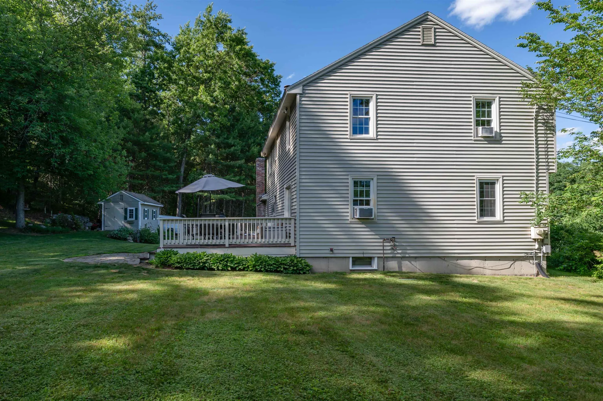 22 Beechwood Road Hudson NH 03051