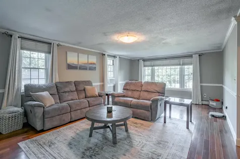 22 Beechwood Road Hudson NH 03051
