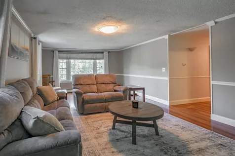 22 Beechwood Road Hudson NH 03051