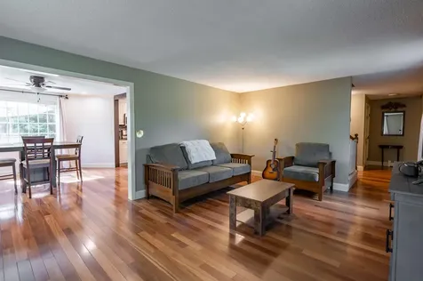 22 Beechwood Road Hudson NH 03051