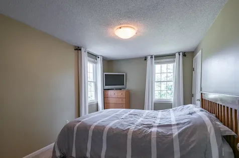 22 Beechwood Road Hudson NH 03051