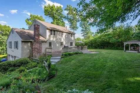 22 Beechwood Road Hudson NH 03051