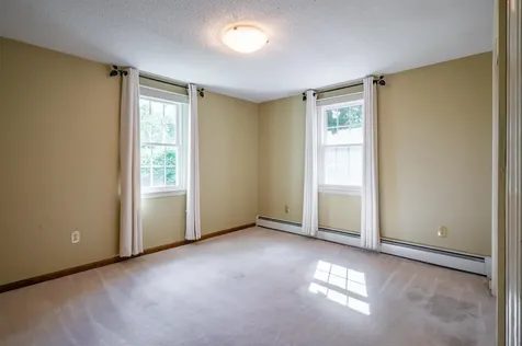 22 Beechwood Road Hudson NH 03051
