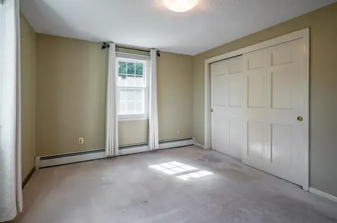 22 Beechwood Road Hudson NH 03051