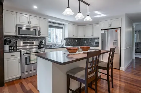 22 Beechwood Road Hudson NH 03051