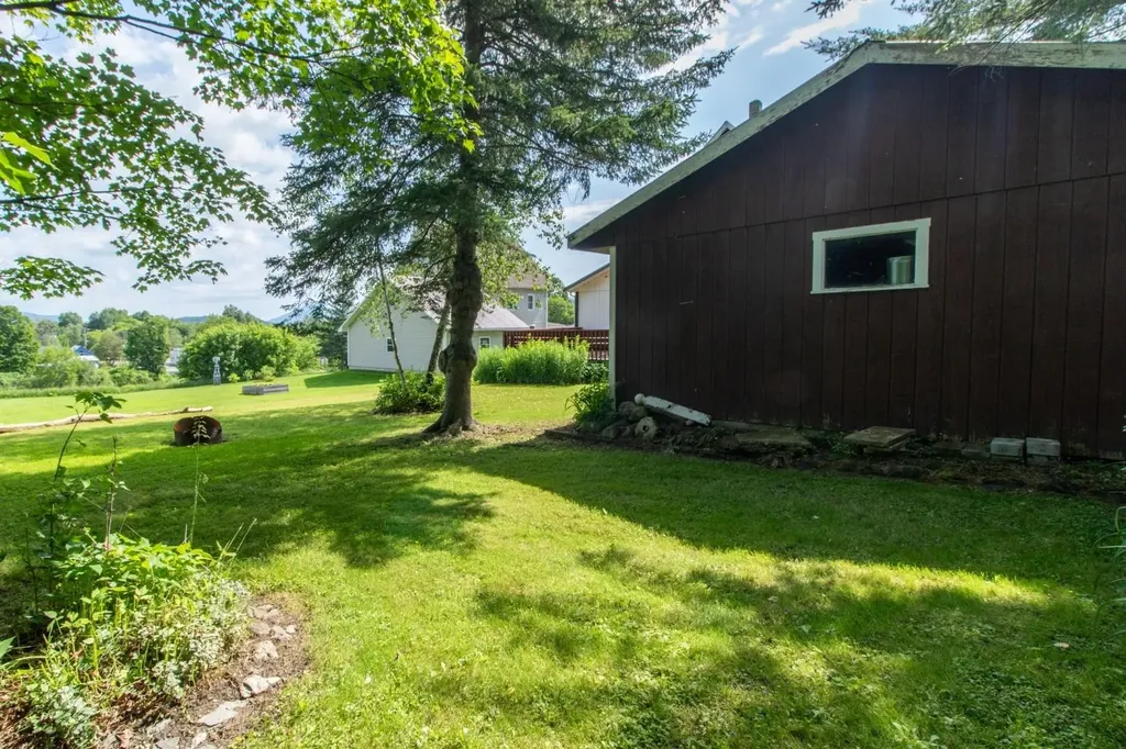 67 Elm Street Troy VT 05859