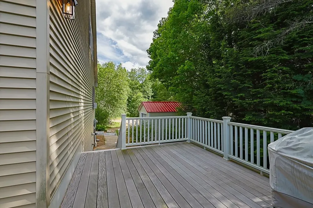 28 Winquist Road Thornton NH 03285