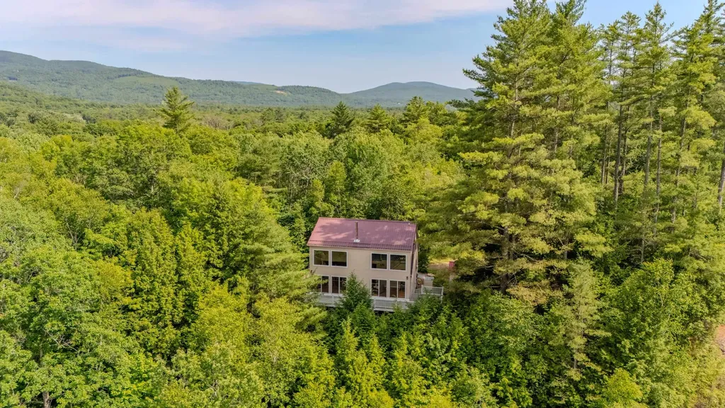 28 Winquist Road Thornton NH 03285