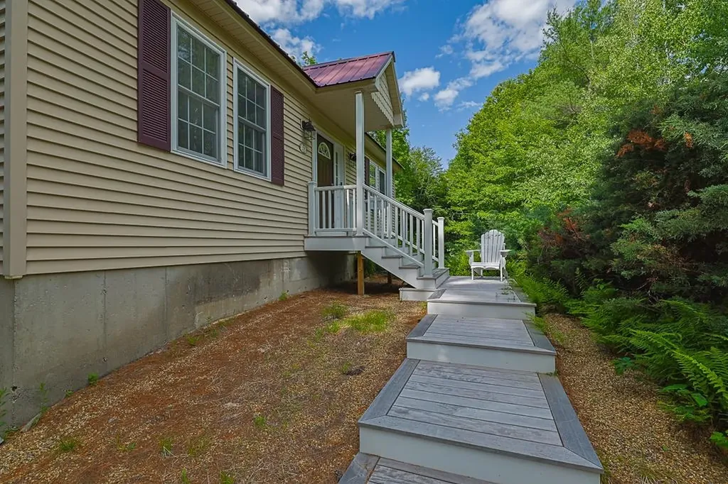 28 Winquist Road Thornton NH 03285