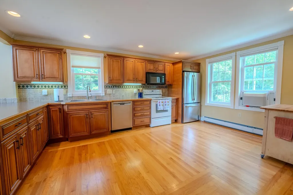 28 Winquist Road Thornton NH 03285
