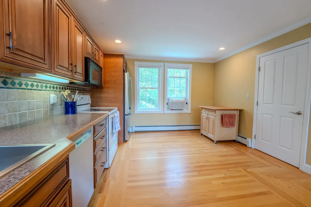 28 Winquist Road Thornton NH 03285