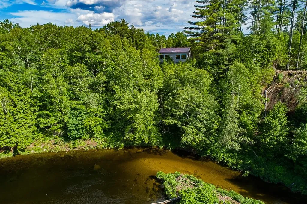 28 Winquist Road Thornton NH 03285
