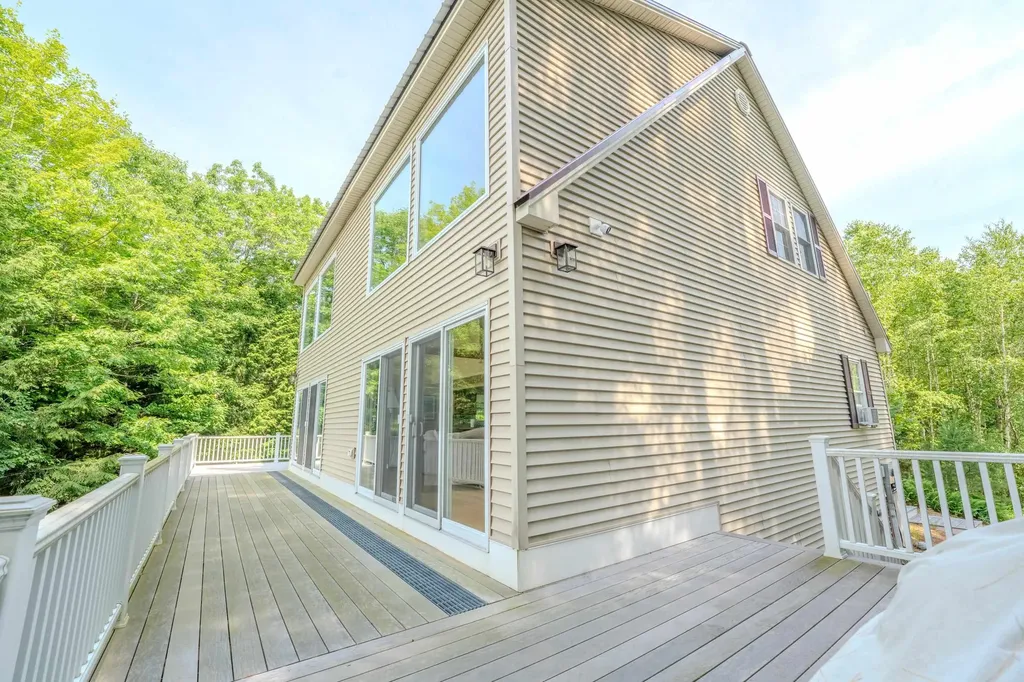 28 Winquist Road Thornton NH 03285