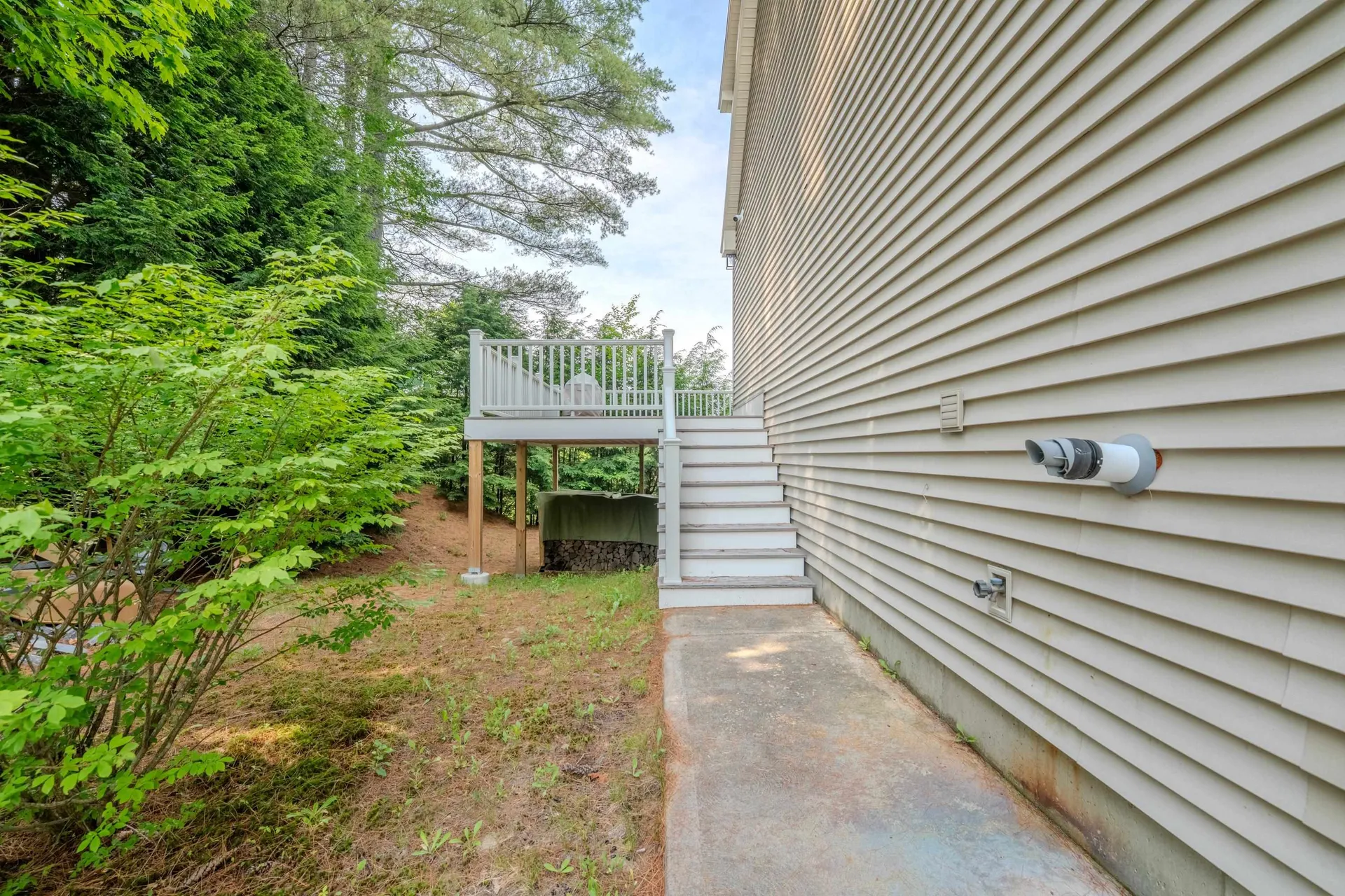 28 Winquist Road Thornton NH 03285