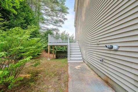 28 Winquist Road Thornton NH 03285