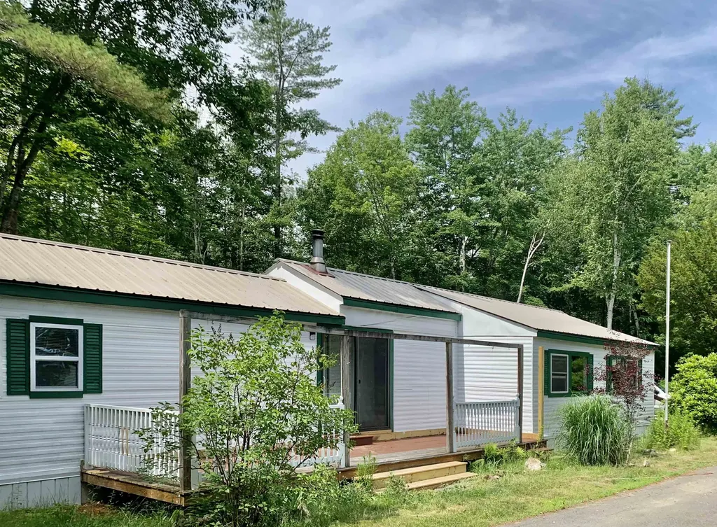 862 Mayhew Turnpike Bridgewater NH 03235