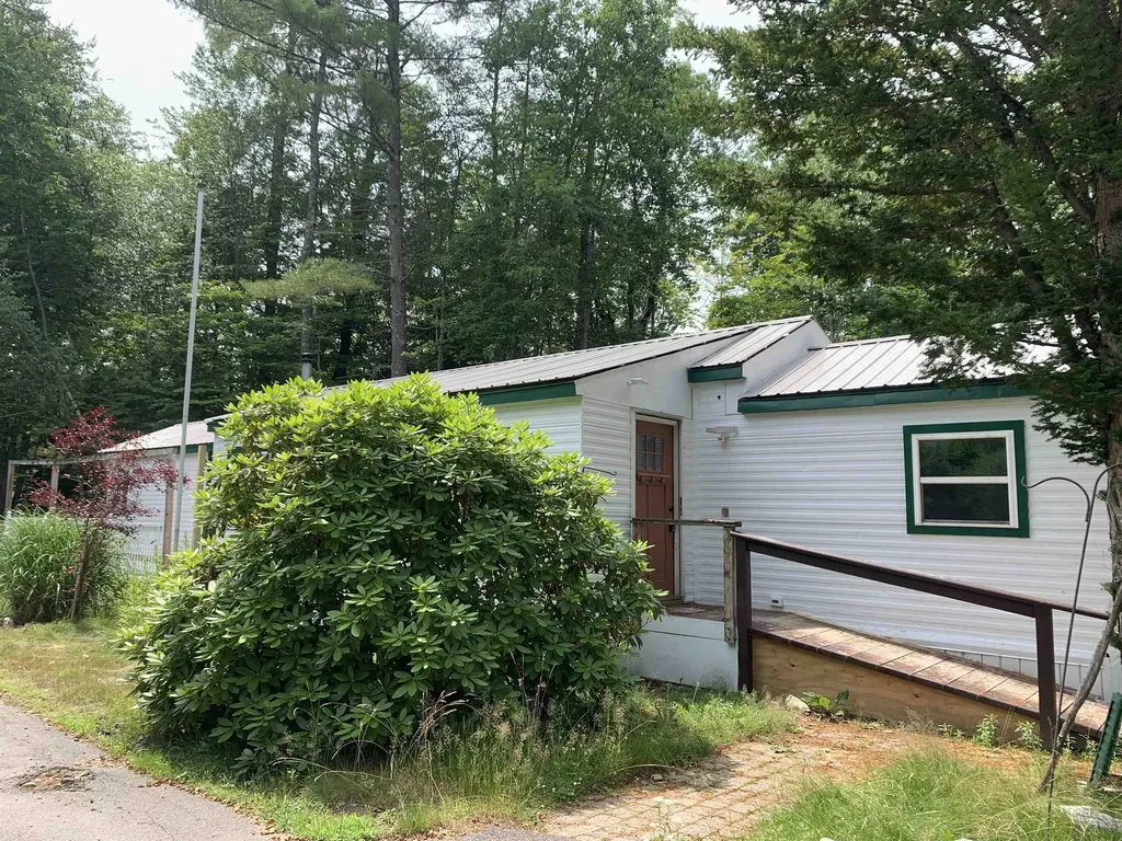 862 Mayhew Turnpike Bridgewater NH 03235