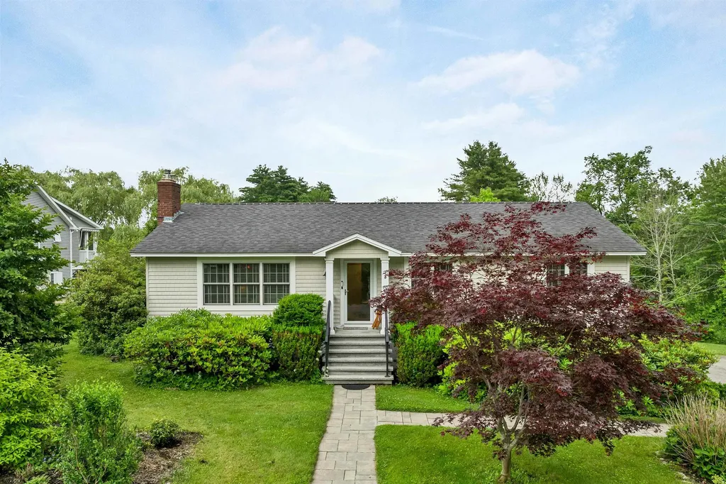 6 Bassett Road Wolfeboro NH 03894