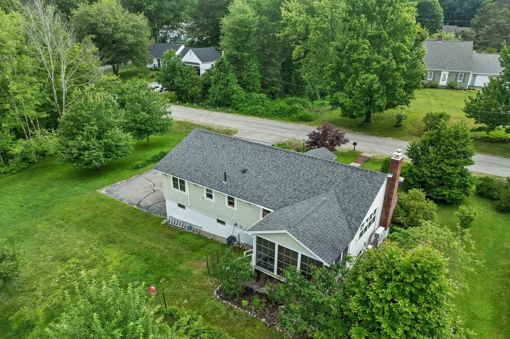 6 Bassett Road Wolfeboro NH 03894