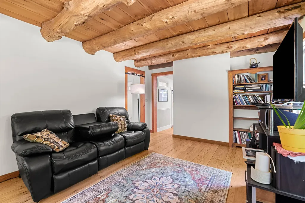 1811 Hopkinton Road Hopkinton NH 03229