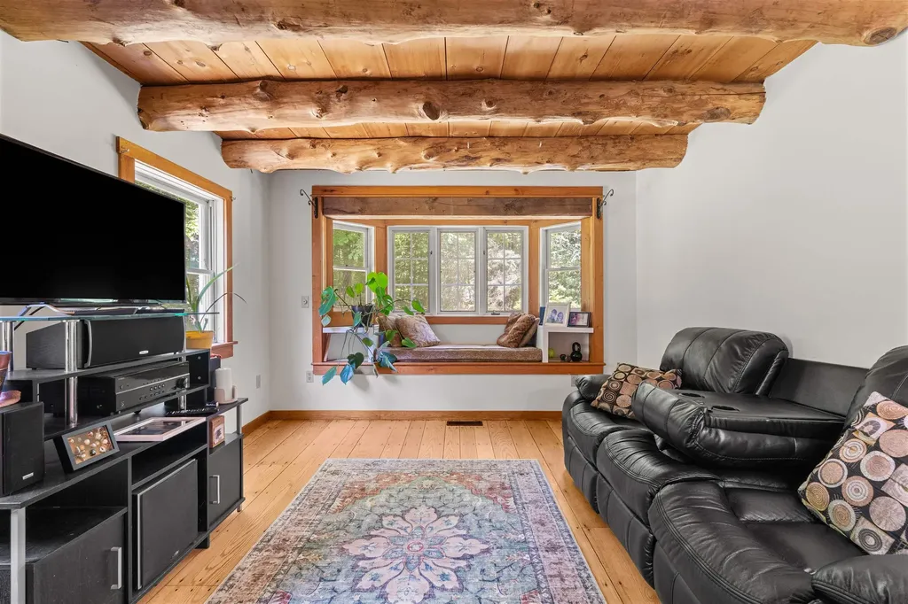 1811 Hopkinton Road Hopkinton NH 03229