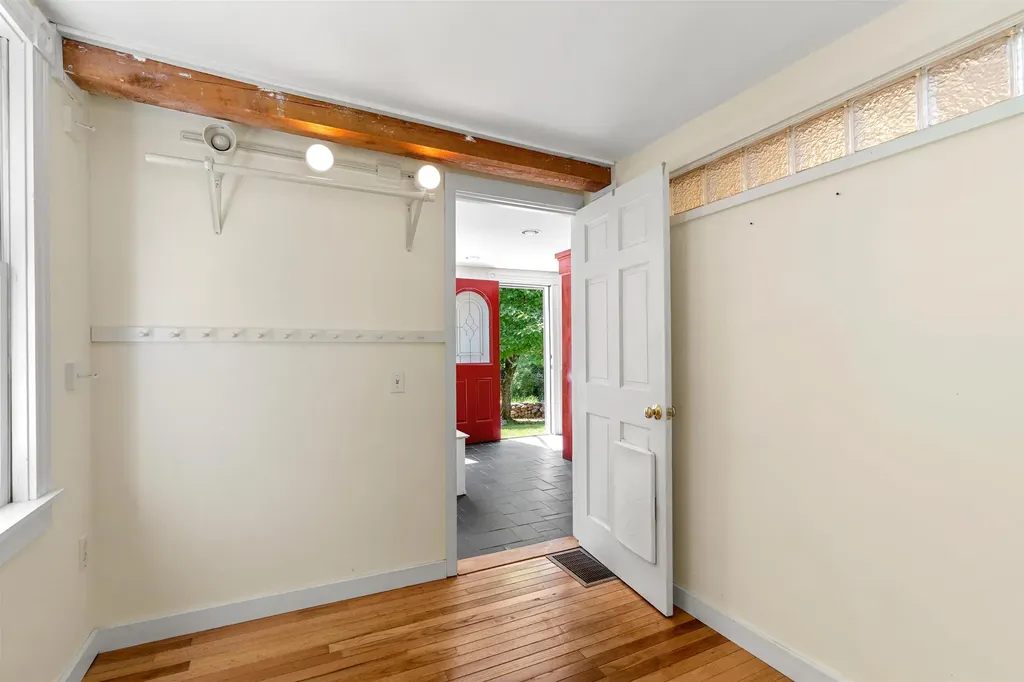 1811 Hopkinton Road Hopkinton NH 03229