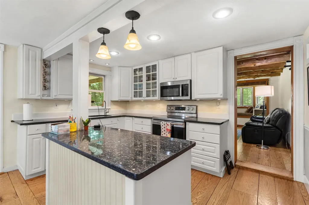 1811 Hopkinton Road Hopkinton NH 03229