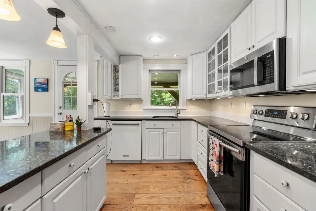 1811 Hopkinton Road Hopkinton NH 03229