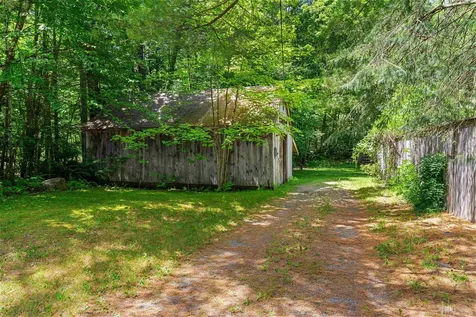 1811 Hopkinton Road Hopkinton NH 03229