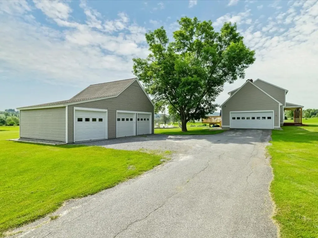 32 Eastry Court Charlotte VT 05445