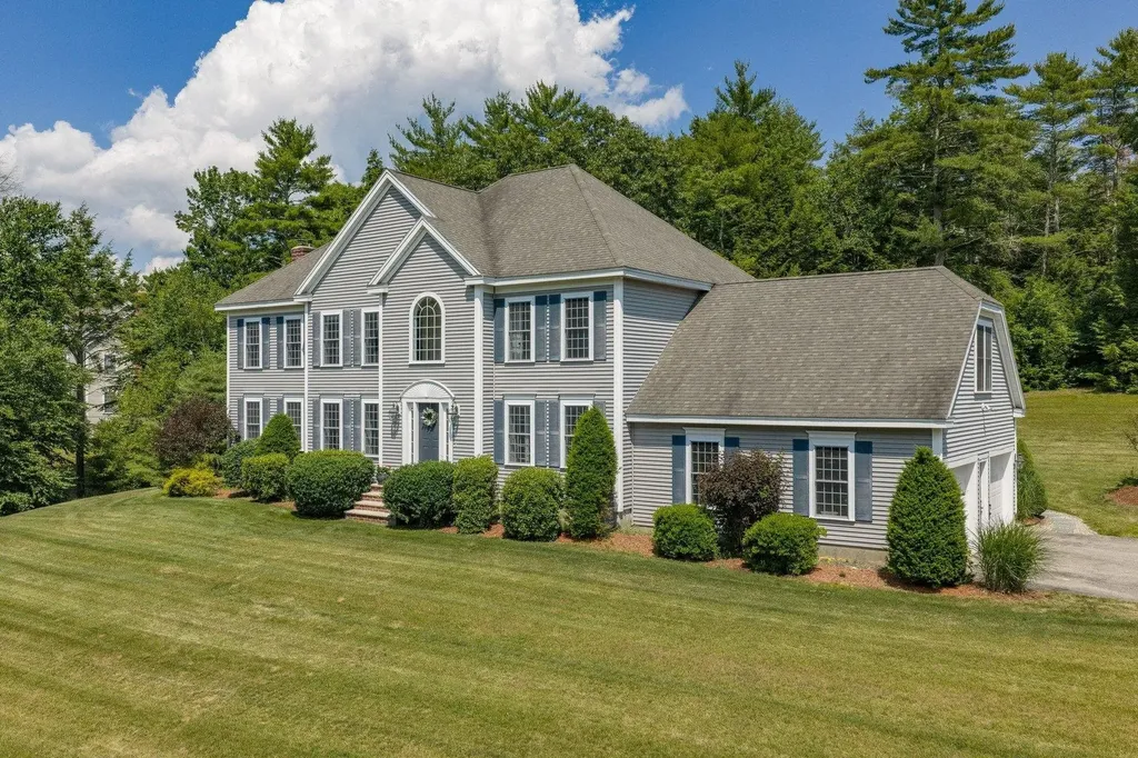 17 Thurston Drive Lee NH 03861