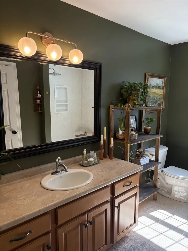 17 Thurston Drive Lee NH 03861