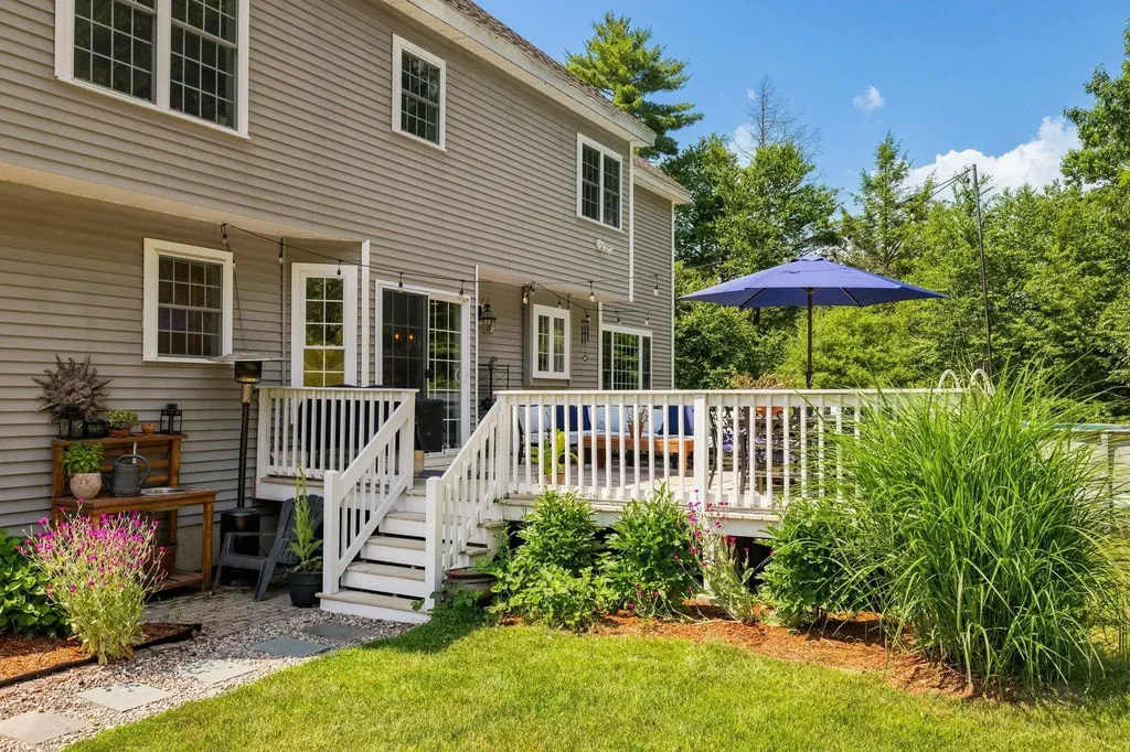 17 Thurston Drive Lee NH 03861