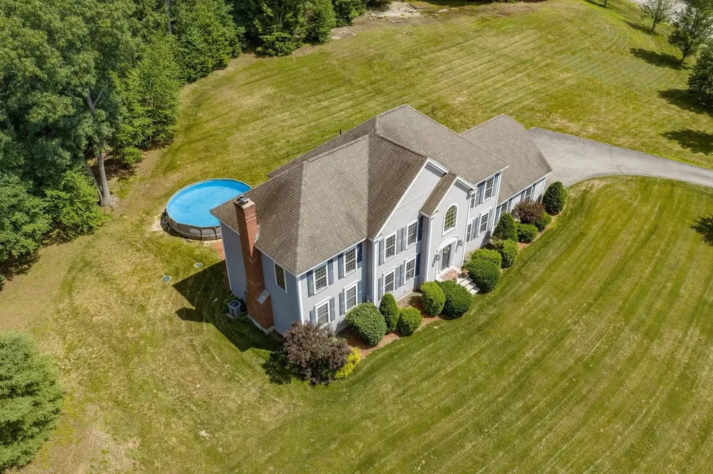 17 Thurston Drive Lee NH 03861