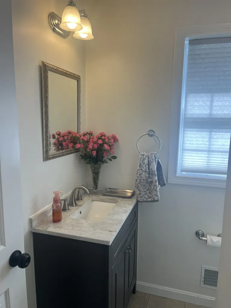 17 Thurston Drive Lee NH 03861