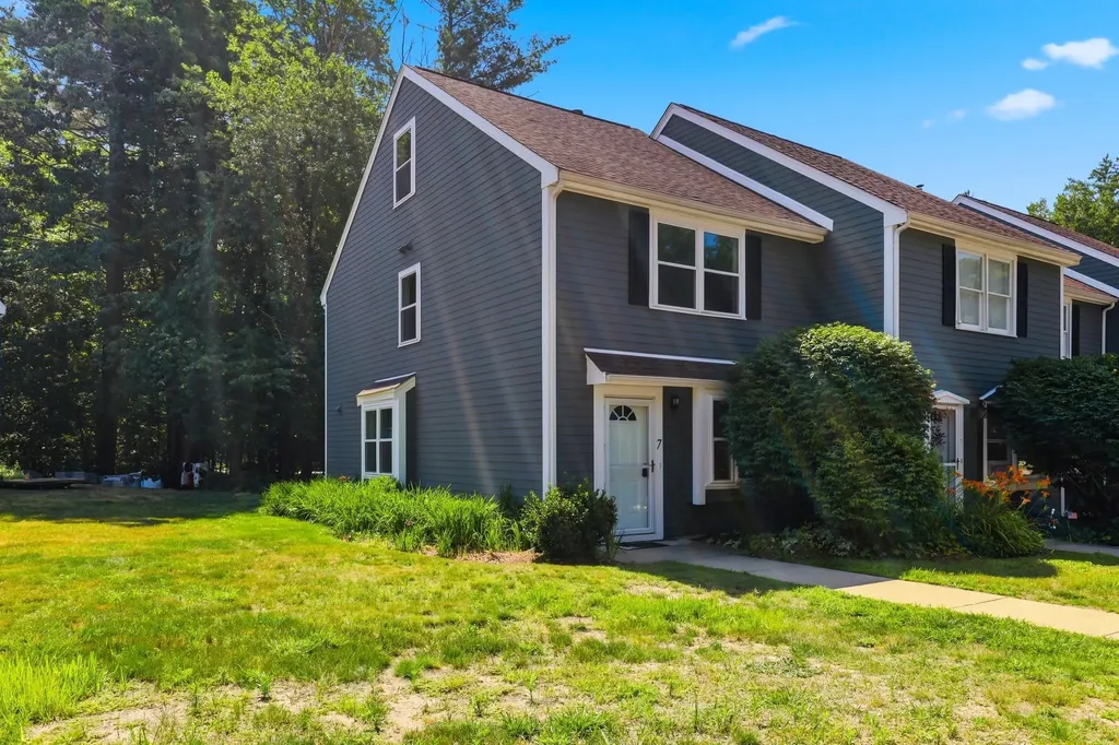 7 Chestnut Circle Merrimack NH 03054