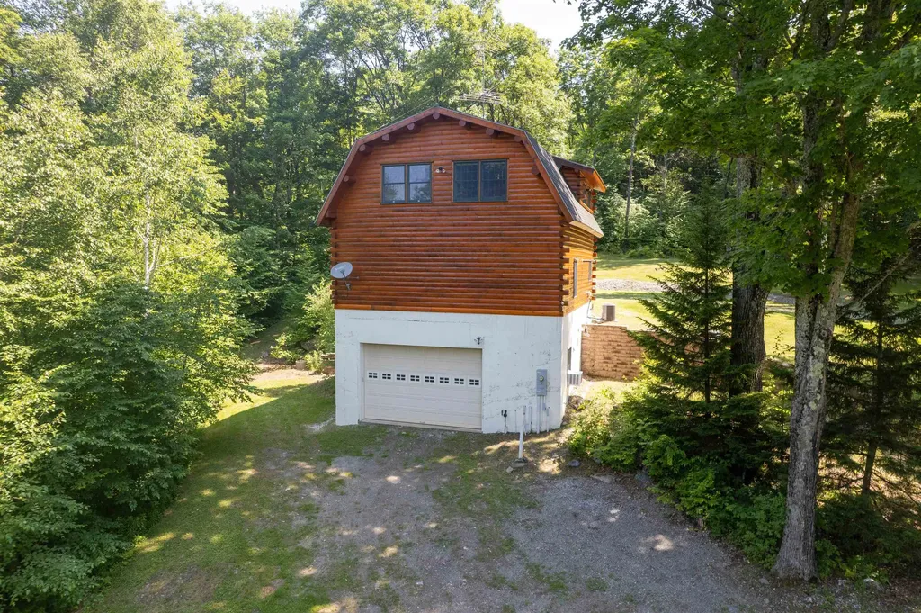 1706 High Chapparal Road Wells VT 05774