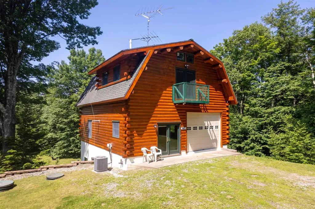 1706 High Chapparal Road Wells VT 05774