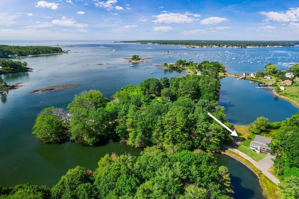 5 Hoyts Island Lane Kittery ME 03905